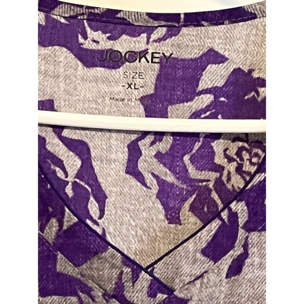 Women's Scrub top size XL, Gray with Purple Flower, Women's Scrubs JOCKEY - Picture 3 of 3